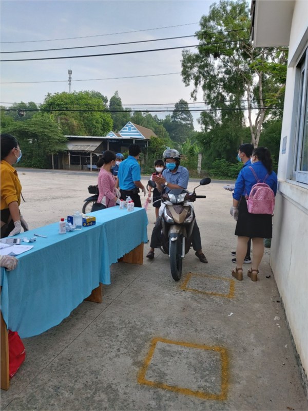 ĐÓN HỌC SINH ĐI HỌC LẠI